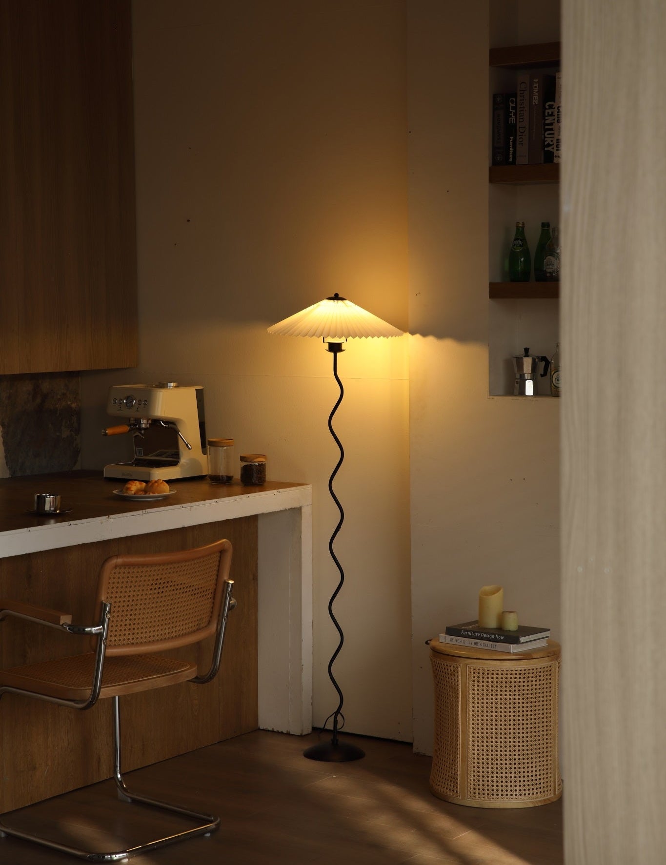 Huga_Collective_Kyoto_Floor_Lamp_livingroom_corner_lighton.jpg
