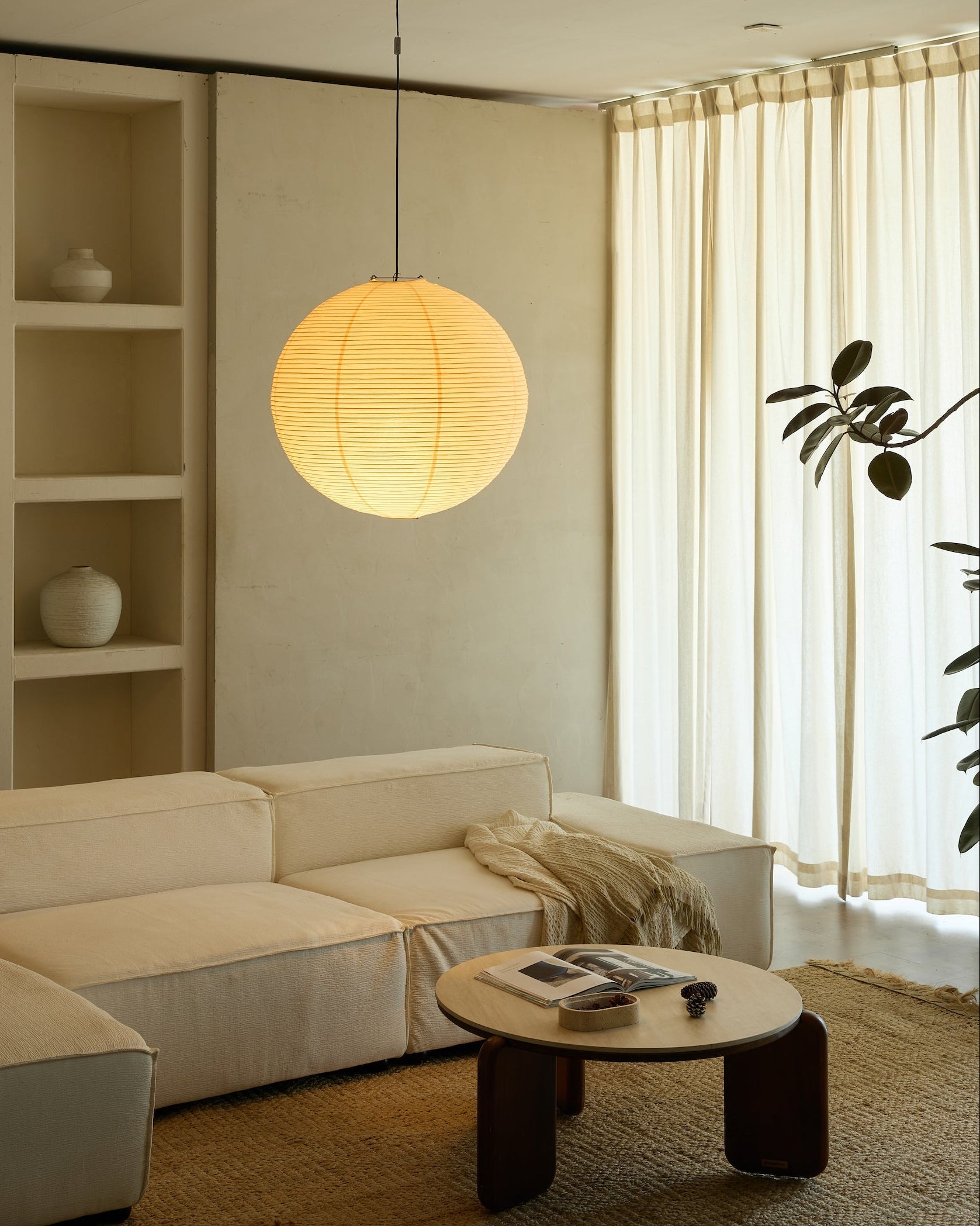 luna_ceiling_lamp-light_on_-1_2048x_f46027f5-e31f-4b9b-a467-a5b0128065ec.jpg